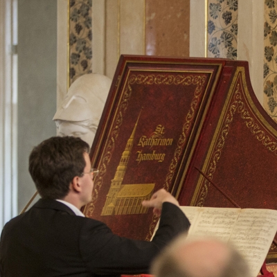Klingende Bach-Freske - Carl Philipp Emanuel Bach als Improvisator - Alexander Grychtolik (alias C.P.E. Bach)  & Michael Kapsner( alias Fürst Ferdinand Philipp von Lobkowitz) - Foto: Guido Werner