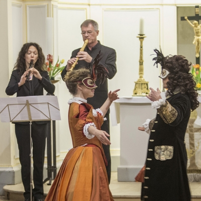 Klang und Raum - Bewegte Musik. Erica Rombaldoni & Bernd Niedecken - Barocktanz. Matthias Weilenmann, Katharina Lugmayr - Blockflöte; Paolo Rossetti - Percussion - Foto: Guido Werner